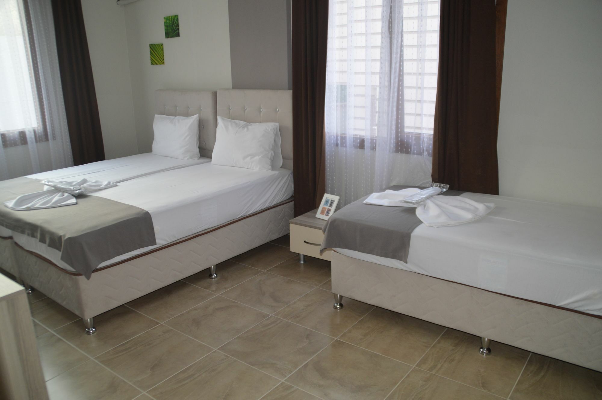 אלטינולוק Hotel Hugo מראה חיצוני תמונה